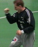 Mattias Andersson kam in der 8. Minute fr Henning Fritz ins Tor.