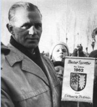 Hein Dahlinger erhielt zahlreiche Ehrungen. Hier wird das THW-Idol zu Schleswig-Holsteins Sportler des Jahres 1962  gekrt.