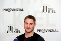 Andreas Palicka prsentiert sich  erstmals den Pressevertretern in Kiel.