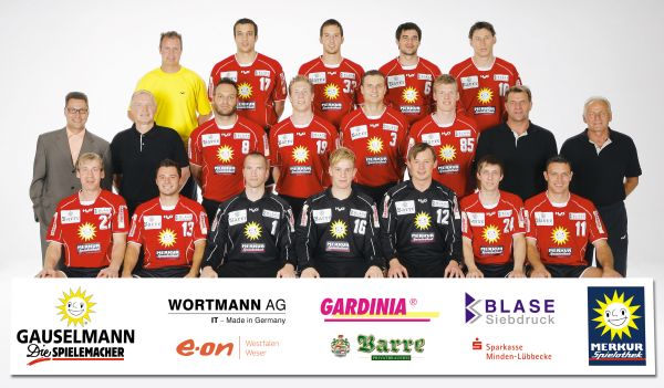 Hinten von links: Physioth. Hildebrandt, Datukashvili, Skatar, Cale, Kokir;Mitte von links: Gauselmann, Uwe Klling, Greiner, Tesch, Szymanski, Remer, Teammanager Feric, Trainer Kljaic;