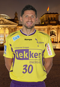 Der Ex-Flensburger Alexander Petersson ist mit 21 Treffern bester Berliner Schtze bislang.