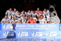 So sehen Super-Cup-Sieger aus: Mannschaftsfoto nach dem gelungenen Saisonauftakt.