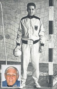 Hans-Jrgen Hinrichs stand im THW-Tor,  als die "Zebras" 1957 im Finale FA Gppingen 7:5 besiegten und erstmals Meister wurden.