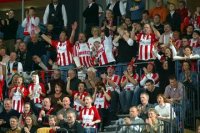 500 Fans aus Aalborg untersttzen lautstark ihr Team in der Ostseehalle.