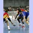 QS-Supercup: Karabatic fights for the ball.