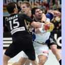 WC 2007: FRA-GER: Jansen and Roggisch vs. Karabatic.