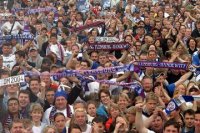 Tausende Fans feierten am Sonntag in Flensburg den deutschen Meister 2004.