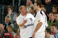Neu-Coach Robert Sighvatsson gibt Vlatko Mitkov Anweisungen