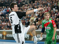 Kim Andersson fand erst spät ins Spiel,  sorgte mit seinen Toren aber für die Entscheidung.