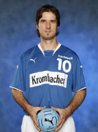 Ex-Zebra Roman Pungartnik geht für den VfL auf Torejagd.