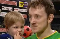 Petr Stochl mit seinem Sohn im hbl.tv-Interview.