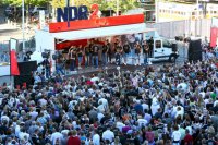 Tausende THW-Fans drngten sich vor der NDR2-Bhne.
