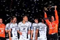 Der Pokal ist unser: Der THW Kiel ist Super-Cup-Sieger 2011.