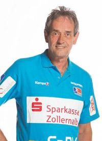 Zum vorerst letzten Mal in der Sparkassen-Arena zu Gast: Trainerfuchs Dr. Rolf Brack.