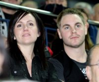 Neuzugang Andreas Palicka saß beim Spiel  THW - Großwallstadt mit Freundin Sandra Meissner im Publikum.