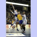 QS-Supercup: Karabatic, Linders and Dinart fight for the ball.