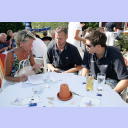 Golfen 2006: THW-Geschftsstellenleiterin Sabine Holdorf-Schust mit Thierry Omeyer und Nikola Karabatic.