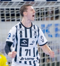 Elias Ellefsen á Skipagøtu in action.