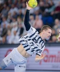 Elias Ellefsen á Skipagøtu in action.