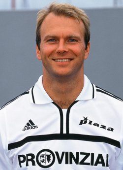 Jetzt Spielertrainer in Altenholz Wolfgang Schwenke.
